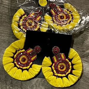 Fan earrings